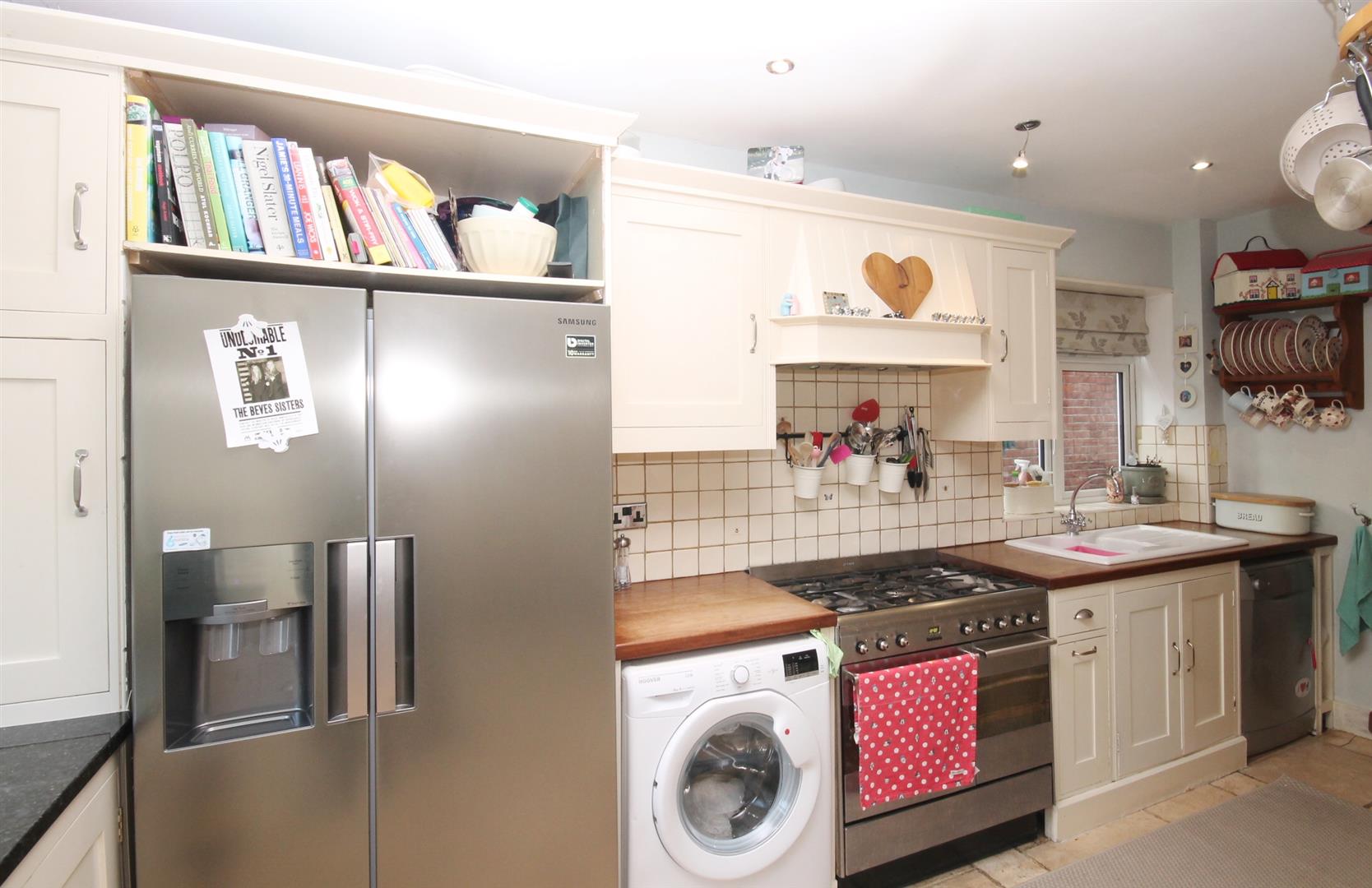KITCHEN/BREAKFAST ROOM